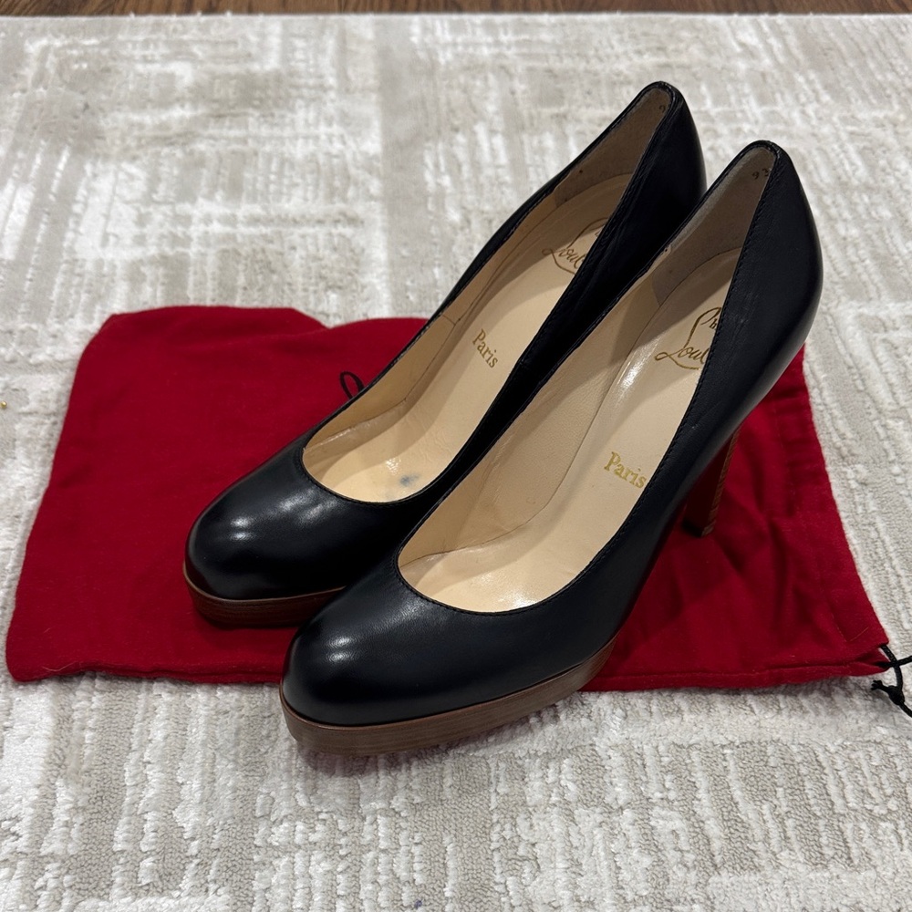 Christian Louboutin platform pumps NWOT size 41